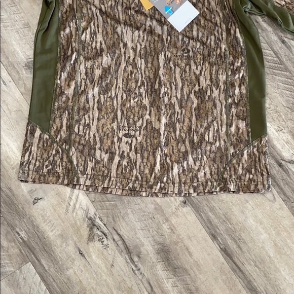 NWT Gator Outfitters 1/4 Zip Mens Camo Shirt - Picture 8 of 8